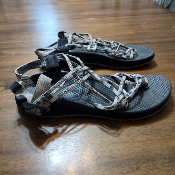 Strappy Summer Chaco shoes - Picture 4 of 5